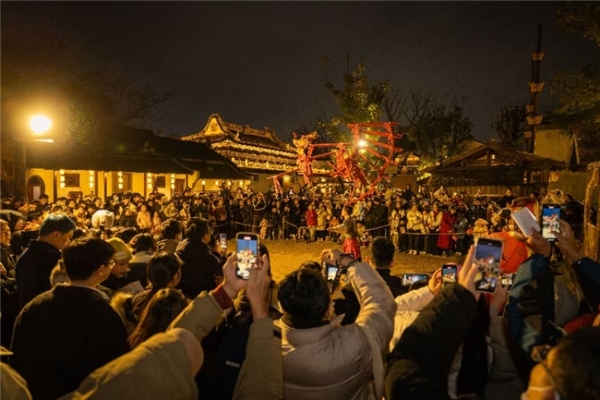 非遗游和文化游走热 濮院时尚古镇成新春“打卡”热门地 