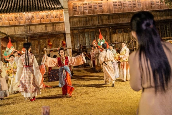 非遗游和文化游走热 濮院时尚古镇成新春“打卡”热门地 