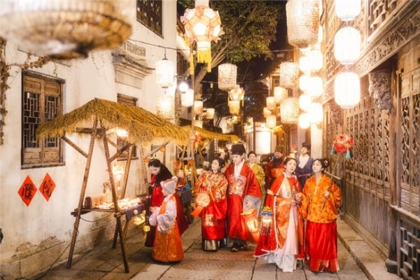 非遗游和文化游走热 濮院时尚古镇成新春“打卡”热门地 