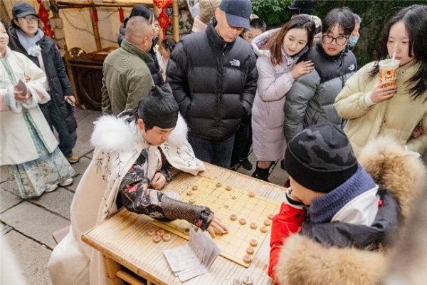 非遗游和文化游走热 濮院时尚古镇成新春“打卡”热门地 