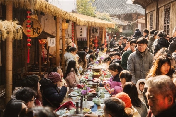 非遗游和文化游走热 濮院时尚古镇成新春“打卡”热门地 