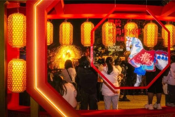 非遗游和文化游走热 濮院时尚古镇成新春“打卡”热门地 