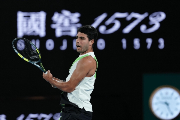 澳网新王诞生！阿尔卡拉斯击败德约科维奇成就全满贯伟业 