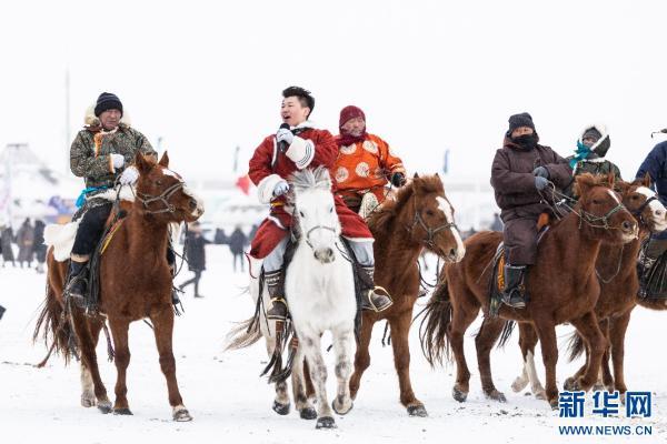 锡林郭勒第三届冬季蒙古马超级联赛总决赛开幕 