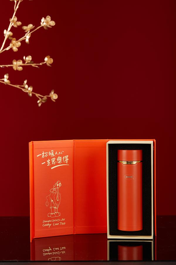 马年氛围浓！申城主题装置焕新亮相，思乐得骏马杯解锁新春仪式感 