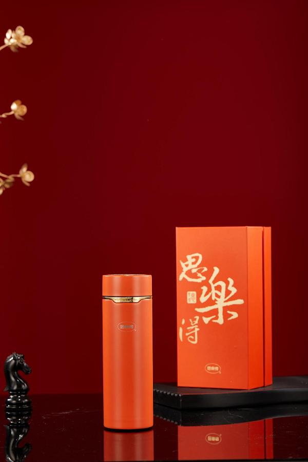 马年氛围浓！申城主题装置焕新亮相，思乐得骏马杯解锁新春仪式感 