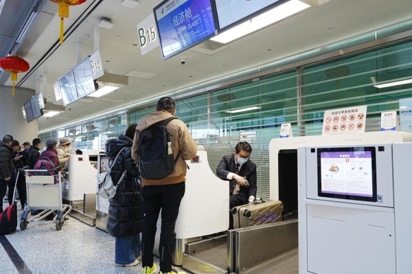 2026年春运首日，东航运输旅客超42万人次 