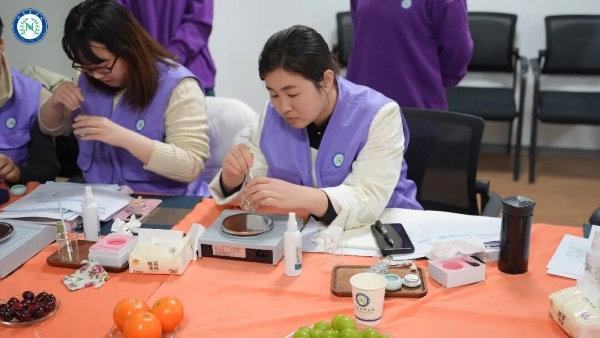 赋能身心·重塑职业未来：人社部认证精油疗愈师培训，由纳澳精油集团与纳芳香研究院领航启程！ 