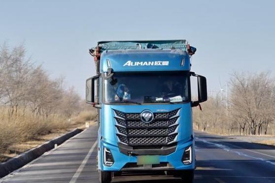 日均3000吨运力拉满！欧曼银河5M纯电重卡助闵总高效贯通煤炭运输线 