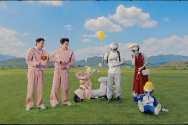 马年微电影《银河系卖马指南》全国上映 爱玛联手张兴朝、李嘉诚闹新春 