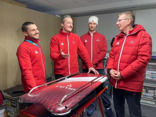 米兰冰雪盛会圆满闭幕，匹克实力军团亮眼战绩闪耀米兰 