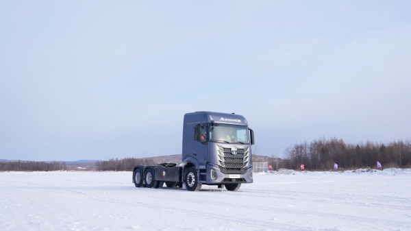-35℃极寒测试 欧曼银河纯电+混动重卡性能实力出圈 破寒区运输痛点 