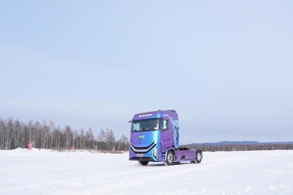 -35℃极寒测试 欧曼银河纯电+混动重卡性能实力出圈 破寒区运输痛点 