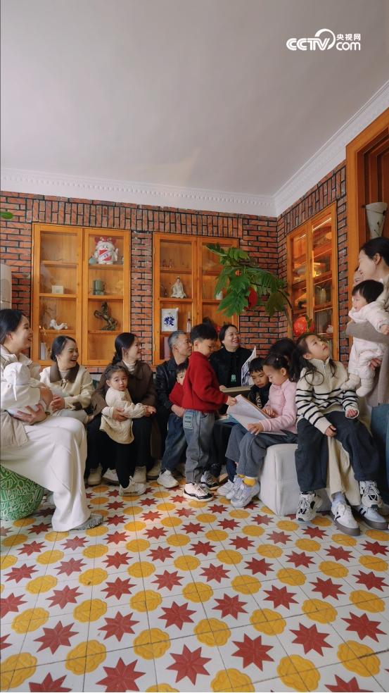 温暖守护特别策划：五代同堂的温暖家宴 