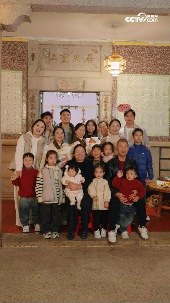 温暖守护特别策划：五代同堂的温暖家宴 