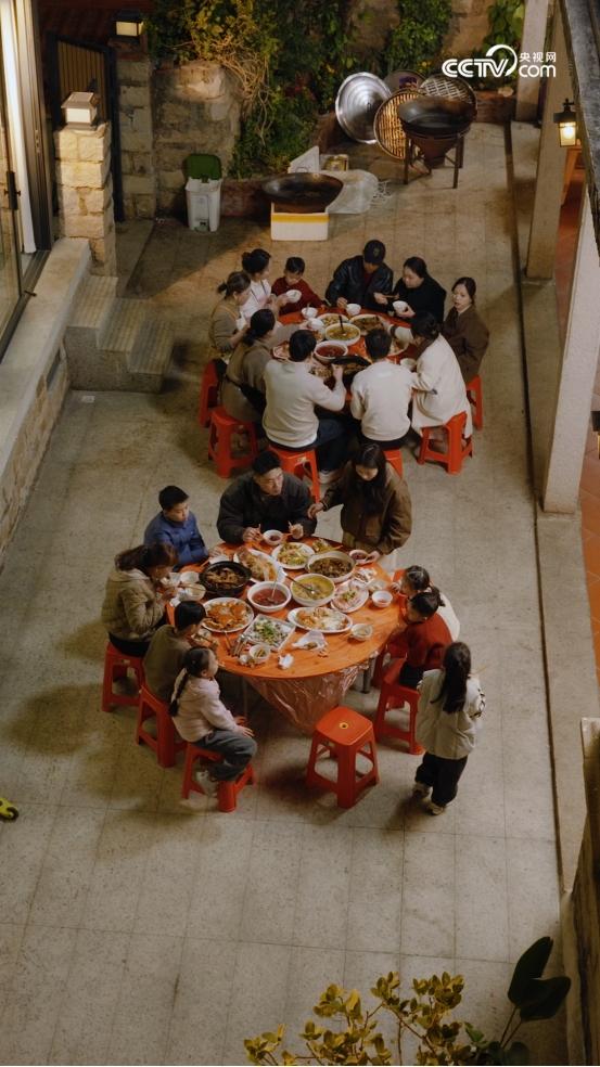 温暖守护特别策划：五代同堂的温暖家宴 