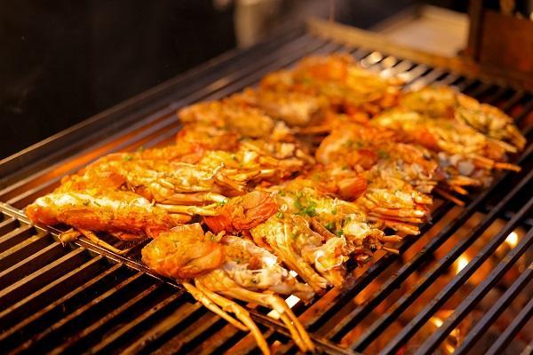 渔悦海鲜烧烤自助餐厅解锁临海户外海鲜美食新体验 