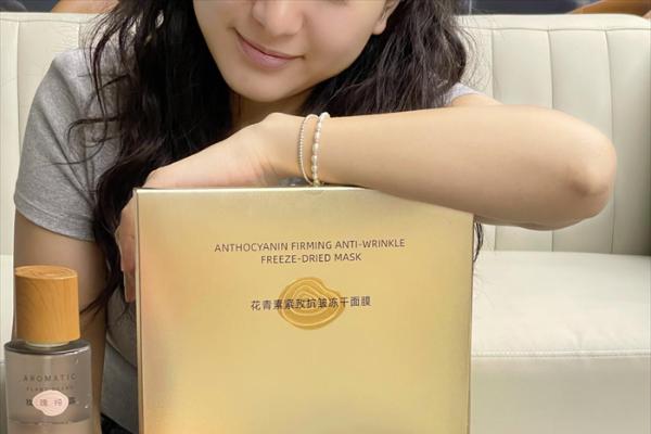 柏卡姿御老组合，胶原打底花萃锁鲜，养出弹润紧实年轻肌 