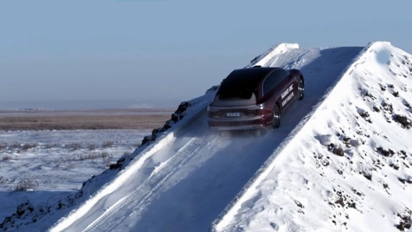 稳驭冰雪护航团圆 ——HUAWEI XMC 乾崑数字底盘引擎极寒实力尽显 