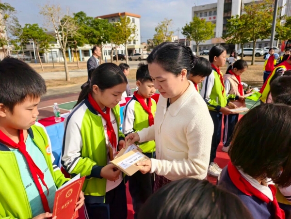 爱心续航，情暖遂溪：暨南大学广州校友会开展“暨海·颜海冰”助学活动 