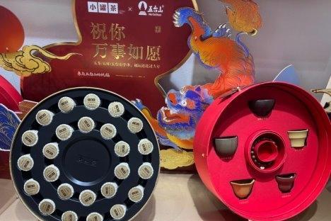 破解新春茶礼“千盒一面”：小罐茶联名五台山打造文化茶礼 
