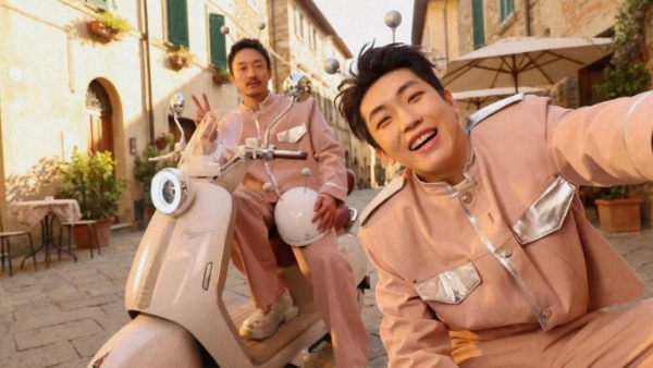 马年微电影《银河系卖马指南》引热议，爱玛联手张兴朝、李嘉诚快乐卖马 