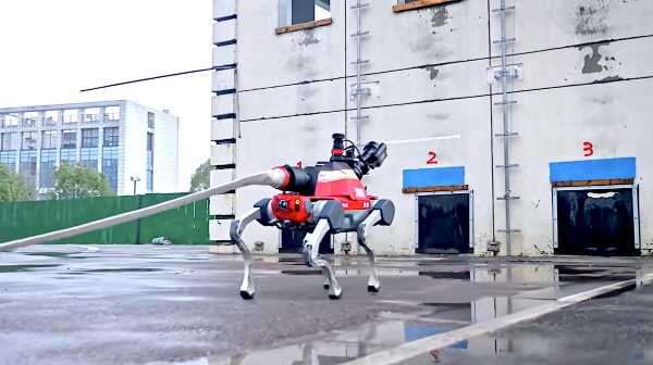 超高层灭火场景新思路：消防机器狗实战验证高层灭火协同新体系 