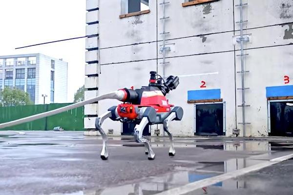 超高层灭火场景新思路：消防机器狗实战验证高层灭火协同新体系 