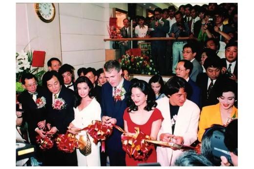 看杨受成如何在上世纪，预演今天的IP营销战法 