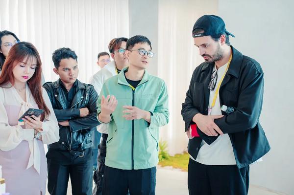 海外游学！广州国际美妆周游学团亲临萝薇智慧工厂，沉浸式溯源“中国智造” 