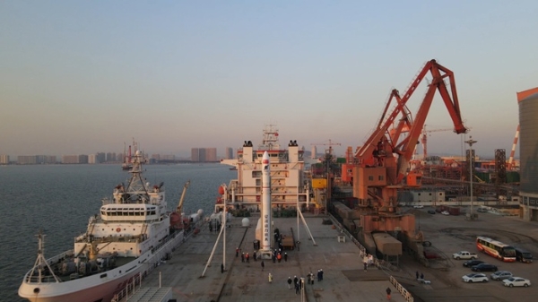 2026年中国首件！白小T火箭T恤进入太空，以科技创新致敬中国力量 