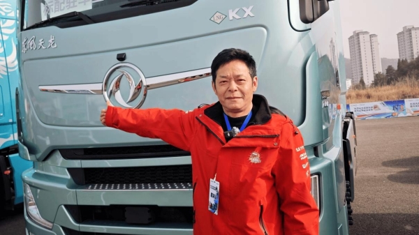 物流老兵陶有武钟爱东风商用车：省油、多赚、服务周到 