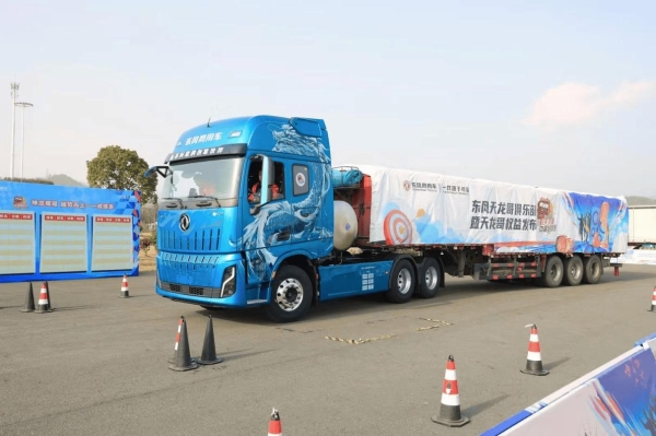 物流老兵陶有武钟爱东风商用车：省油、多赚、服务周到 