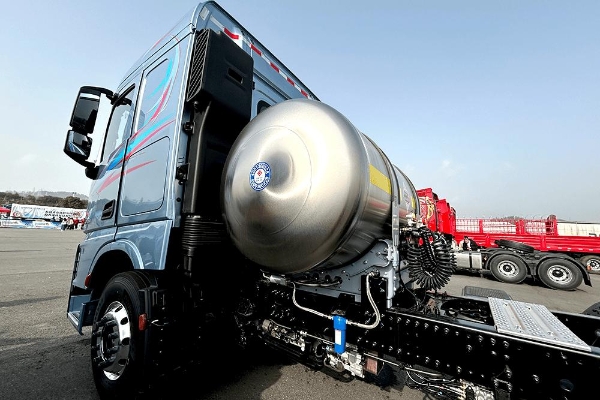 “要想不踩坑，就选龙擎520”——天龙哥陈广友的选车与创富真经 