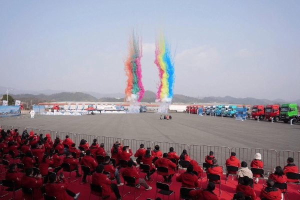 “要想不踩坑，就选龙擎520”——天龙哥陈广友的选车与创富真经 