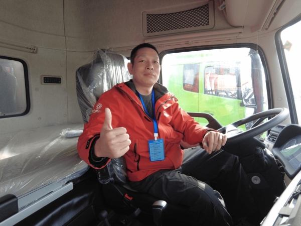 十年天龙情，共赢千万利！东风天龙哥郑雪飞与 60 台东风的创富征途 