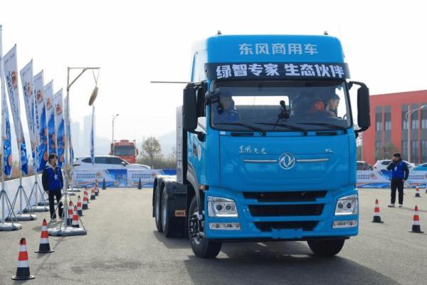 十年天龙情，共赢千万利！东风天龙哥郑雪飞与 60 台东风的创富征途 