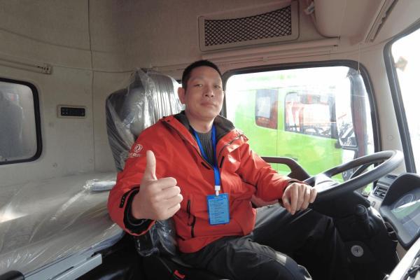 十年天龙情，共赢千万利！东风天龙哥郑雪飞与 60 台东风的创富征途 