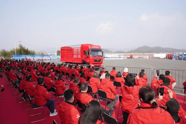 十年同心再启程 东风商用车以客户为核发布KH新品与生态共创蓝图 