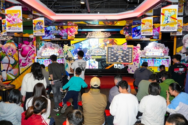 华立科技全新卡片类游艺设备《炸弹少女》正式运营，开启“科技+IP”新体验！ 