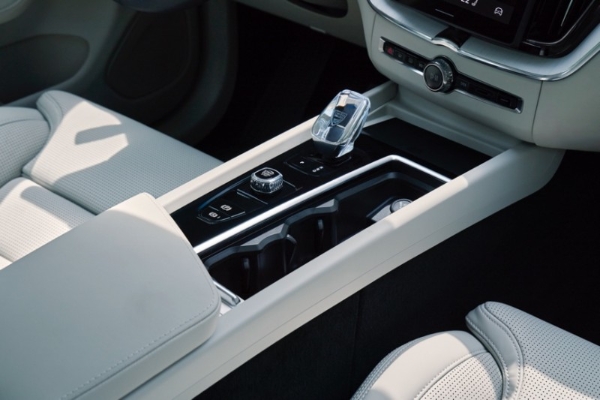 从安全到健康再到好开，沃尔沃XC60的家庭逻辑 