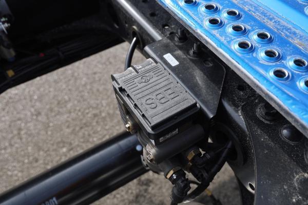 600度大电量，693匹大马力，专为资源类运输打造的东风天龙KL纯电牵引车实拍 