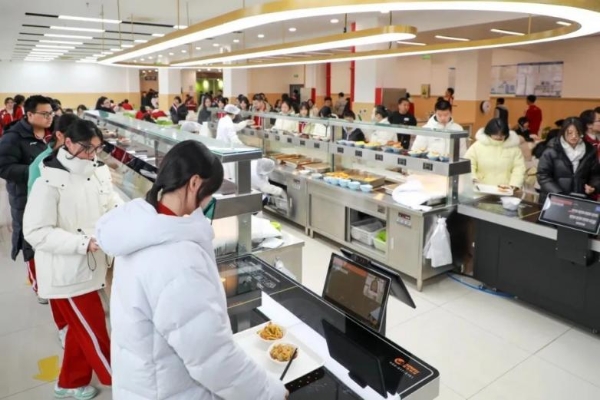 校园餐：不止于监控，更关乎孩子健康与成长 