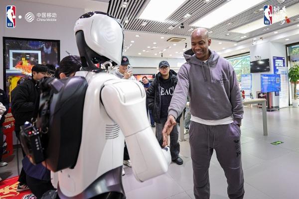 中国移动咪咕携手NBA传奇球星马布里 开启湖南新春行 