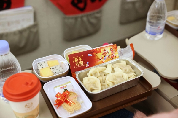 除夕万米高空Wi-Fi看春晚 东航全球普惠服务添年味