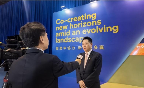 中环新能源董事长余竹云获央视聚焦 详解“AI+能源”战略下的零碳产业实践 