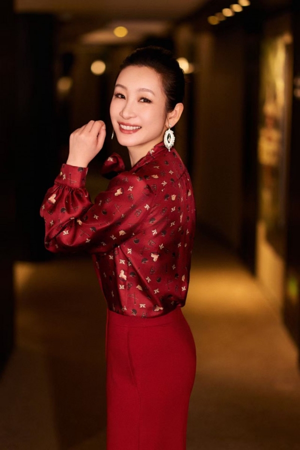 Max Mara 2026中国新年系列｜群星焕新红韵，点亮马年新意 