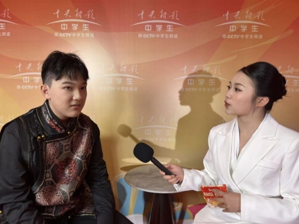 香港少年钢琴家廖偲楷亮相全国少儿春晚 激情演奏贺新春 