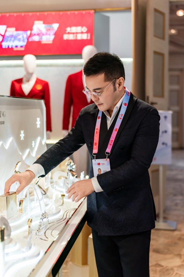 雪映东方，妆点锋芒，毛戈平品牌助力中国健儿「耀米兰」 