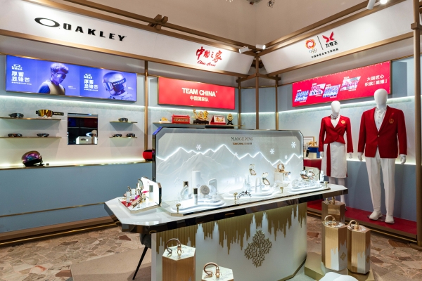 雪映东方，妆点锋芒，毛戈平品牌助力中国健儿「耀米兰」 